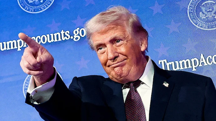 Middle East Politics: మిత్ర దేశానికి ట్రంప్ భారీ కానుక..  30 అపాచీ హెలికాప్టర్లు.. యుద్ధ క్షేత్రంలో ఇక తిరుగుండదు!