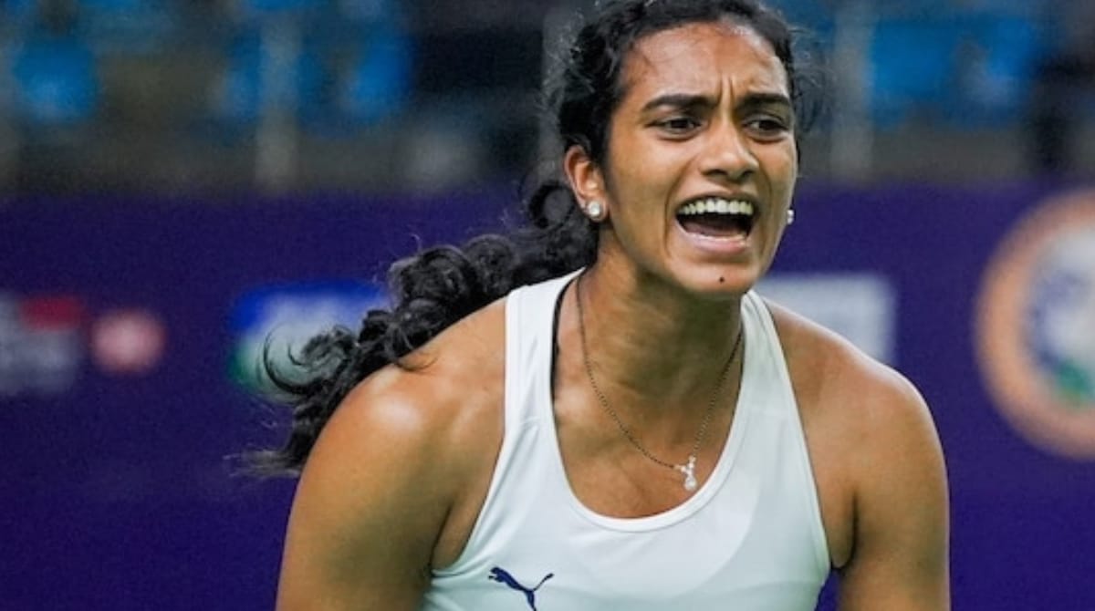 Dubai International Airport: దుబాయ్ ఎయిర్‌పోర్ట్‌లో పేలుళ్లు.. తృటిలో తప్పించుకున్న పీవీ సింధు!